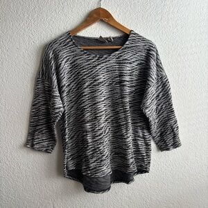 Chicos Striped Knit Top White Gray Black Size 2